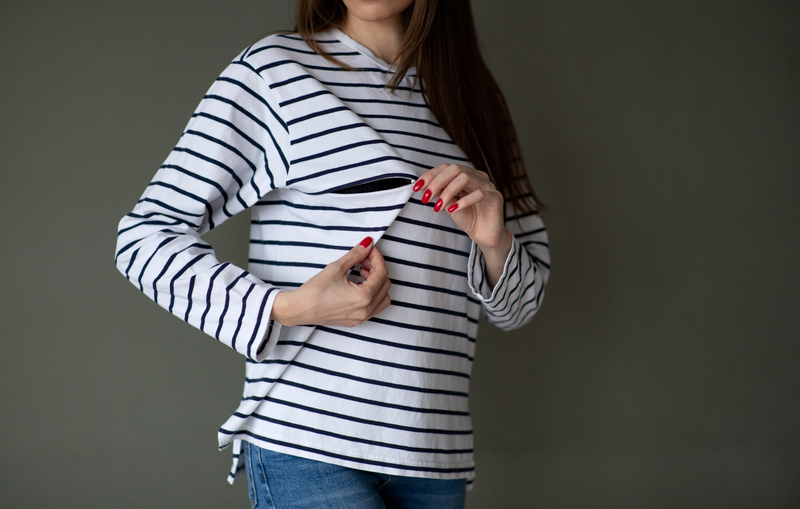 Nursing in Style: The Best Clothes for New Moms on the Move