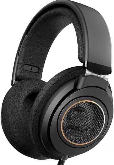 fourth-wing-by-rebecca-yarros-hardcover