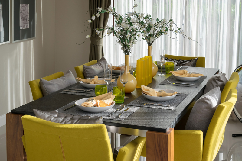 Chic Dining Tables and Chairs to Enhance Your Kitchen Aesthetic