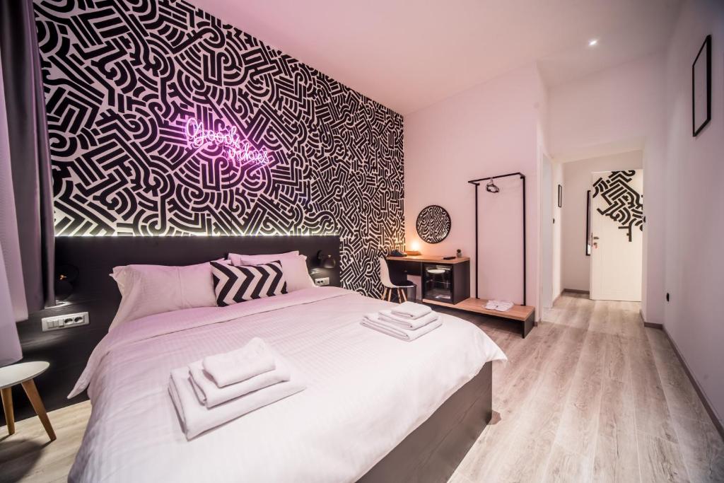 fourth-wing-by-rebecca-yarros-hardcover