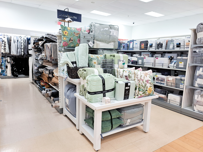 Best Throws and Blankets to Add Warmth to Your Home