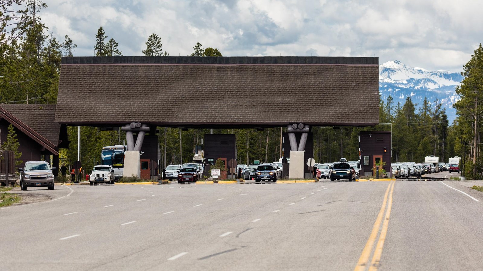 fourth-wing-by-rebecca-yarros-hardcover